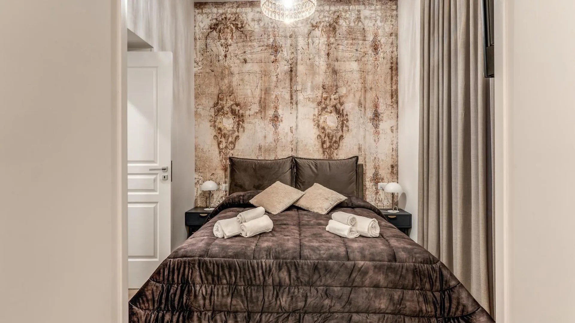 Boutique Quartieri Spagnoli Naples 0*,  Italy